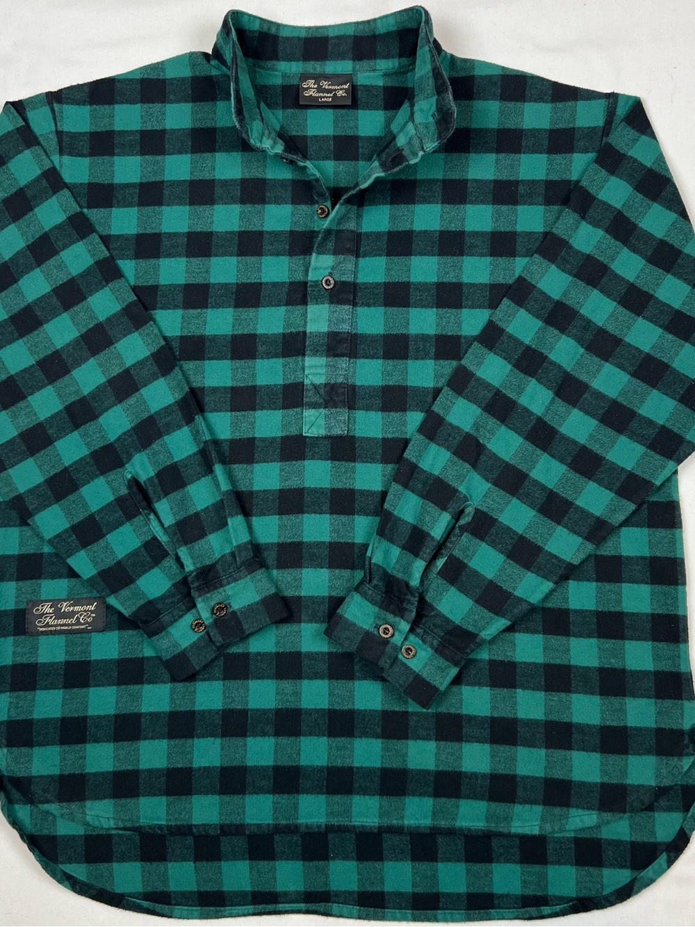 THE VERMONT FLANNEL CO. Henley Men’s Size Large Green Buffalo Made In USA